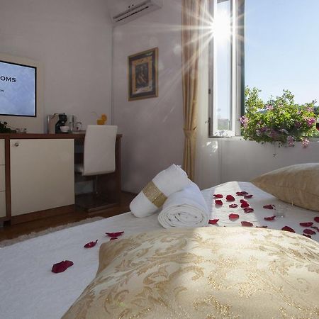 Luxury Rooms Duje Split Bagian luar foto