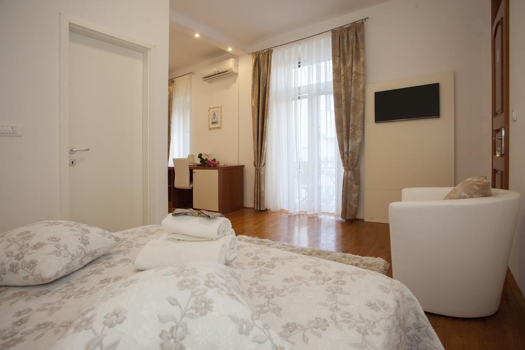 Luxury Rooms Duje Split Bagian luar foto