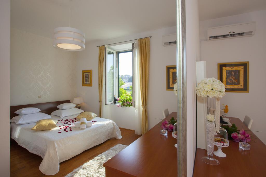 Luxury Rooms Duje Split Bagian luar foto