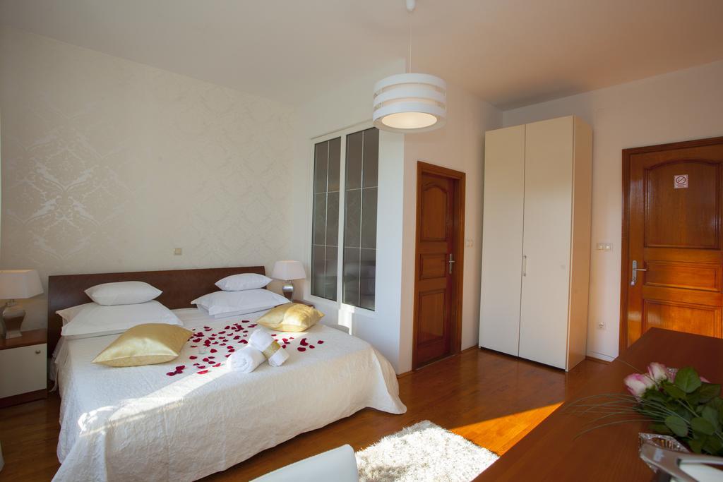 Luxury Rooms Duje Split Bagian luar foto