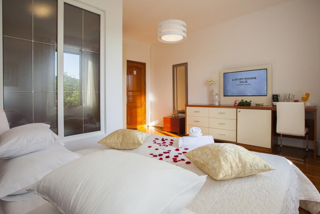 Luxury Rooms Duje Split Bagian luar foto