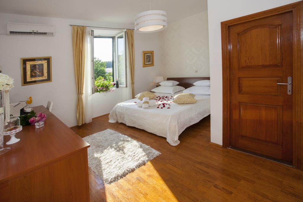 Luxury Rooms Duje Split Bagian luar foto