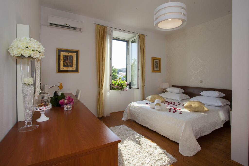 Luxury Rooms Duje Split Bagian luar foto