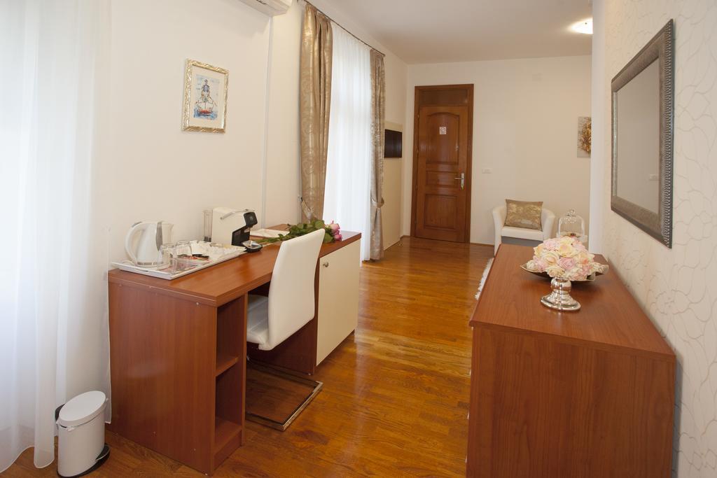 Luxury Rooms Duje Split Bagian luar foto